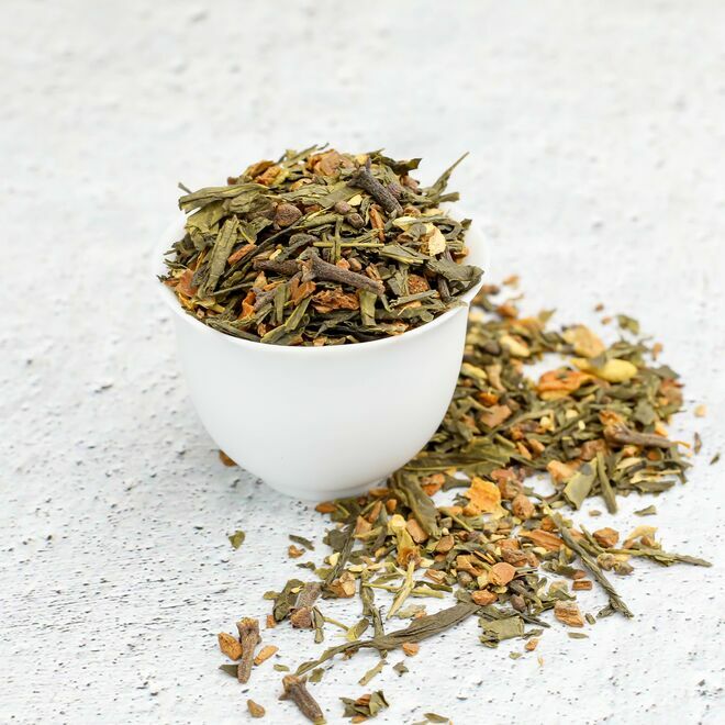 Chai verde de naranja y canela